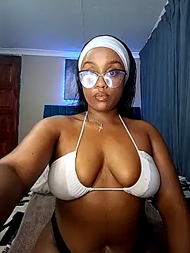 Queen-Chocolate online show from November 7, 2025, 11:52 pm