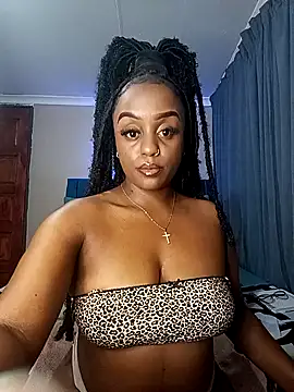 Queen-Chocolate online show from November 28, 2025, 10:32 pm