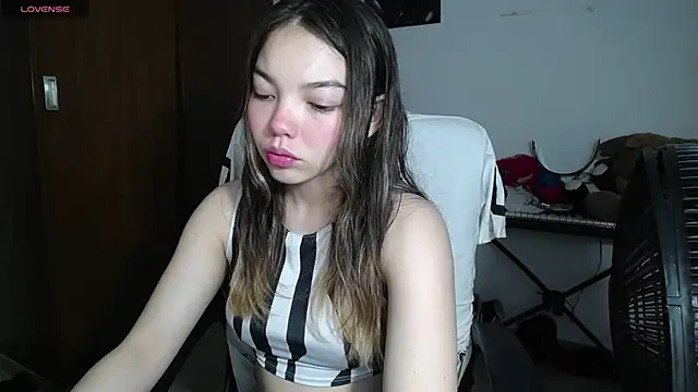 Snapshot of venelope1 chatting on February 22, 2025, 2:17 am venelope1 online show from February 22, 2025, 2:17 am