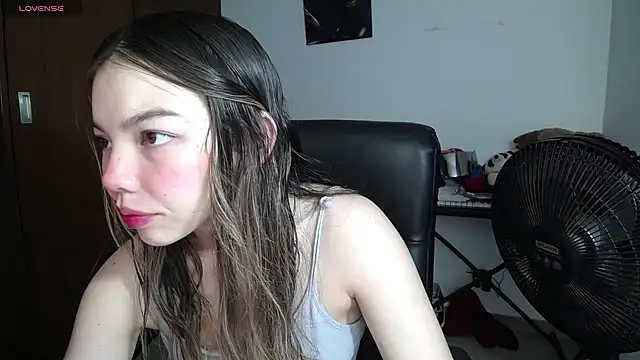 Snapshot of venelope1 chatting on February 11, 2025, 3:29 am venelope1 online show from February 11, 2025, 3:29 am