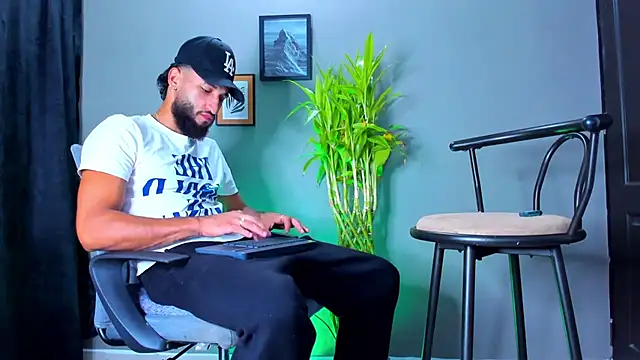 Damian 022 online show from July 18, 2026, 10:57 am