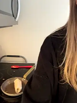 sophielove888 online show from November 19, 2025, 6:52 pm