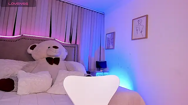 Bella ev online show from April 15, 2026, 4:51 am