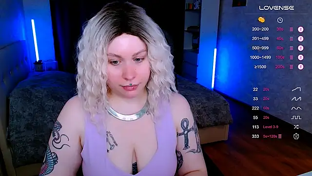 Blueberry-baby online show from December 14, 2025, 4:23 pm