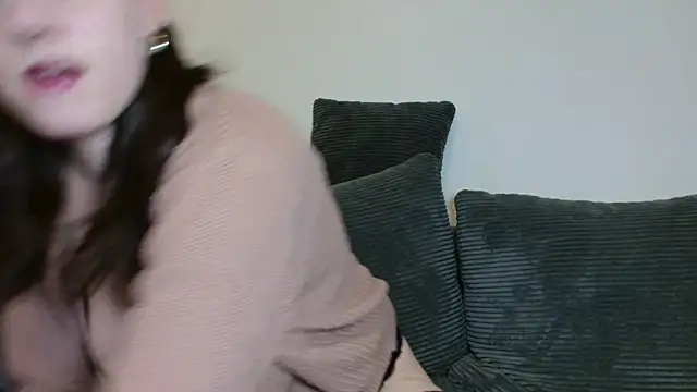 Snapshot of Jasmin-White chatting on February 5, 2026, 6:59 pm Jasmin-White online show from February 5, 2026, 6:59 pm