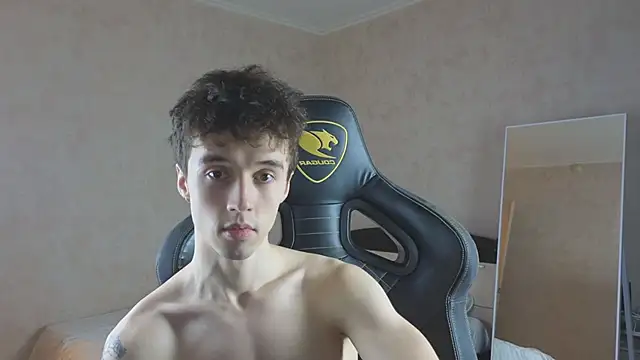 Snapshot of MasonWarholl chatting on November 14, 2025, 2:32 pm MasonWarholl online show from November 14, 2025, 2:32 pm