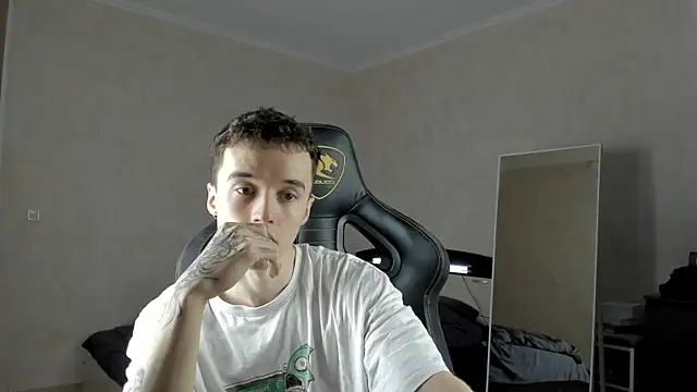 Snapshot of MasonWarholl chatting on March 4, 2025, 3:44 am MasonWarholl online show from March 4, 2025, 3:44 am