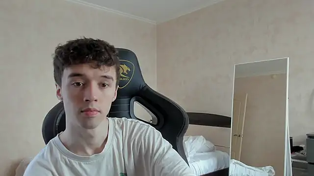 Snapshot of MasonWarholl chatting on February 12, 2026, 11:43 am MasonWarholl online show from February 12, 2026, 11:43 am