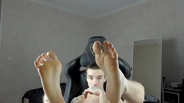 Snapshot of MasonWarholl chatting on January 30, 2025, 6:00 pm MasonWarholl online show from January 30, 2025, 6:00 pm