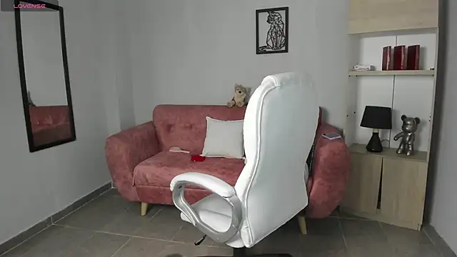 Alice23jones online show from September 11, 2025, 3:12 pm