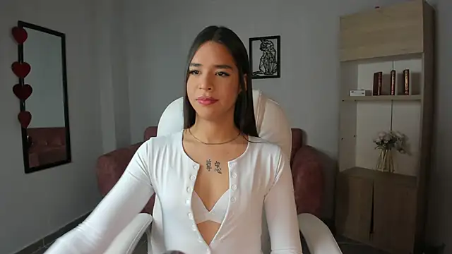 Alice23jones online show from March 13, 2025, 12:35 pm