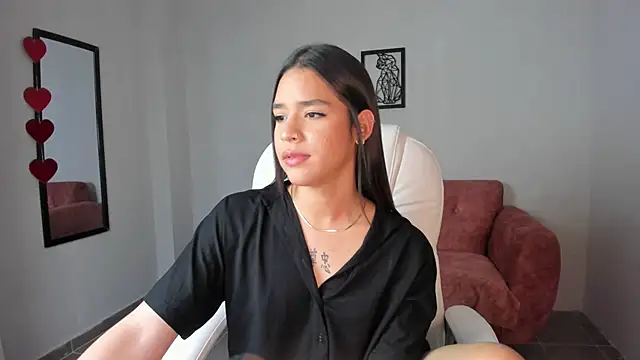 Alice23jones online show from March 8, 2025, 6:58 pm