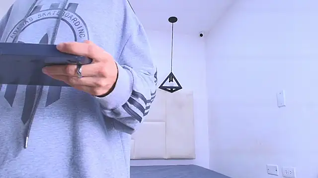 Tinny and Candy online show from March 18, 2025, 1:12 pm