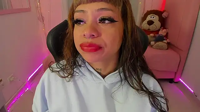 zoesullivan online show from September 26, 2025, 10:44 am