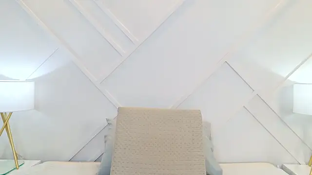 Juliabadlee online show from July 25, 2026, 1:57 am