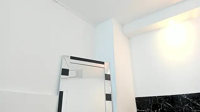 Juliabadlee online show from February 22, 2025, 3:34 am