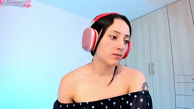 liaqueen610 online show from February 12, 2025, 8:29 pm