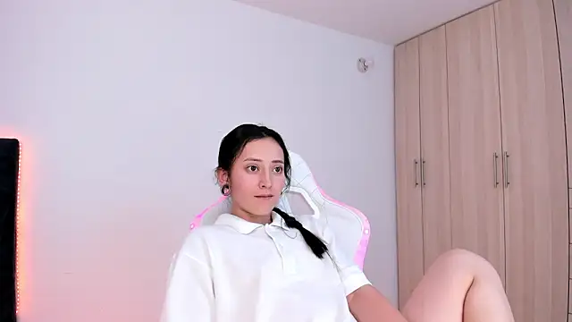 liaqueen610 online show from March 1, 2025, 9:48 pm