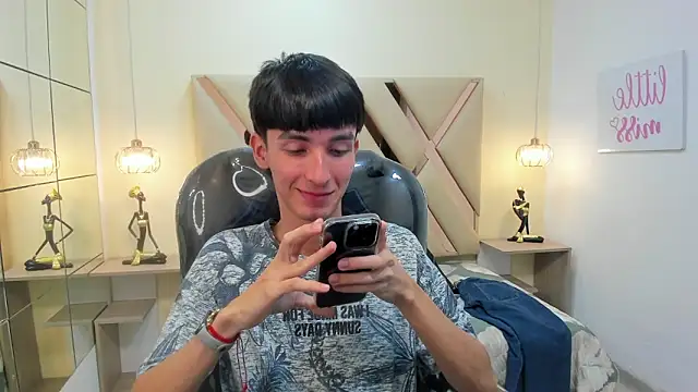 Snapshot of Jake_evans chatting on December 15, 2025, 3:40 pm Jake evans online show from December 15, 2025, 3:40 pm