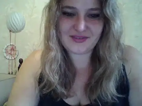 ParisMimi online show from October 21, 2025, 8:36 am