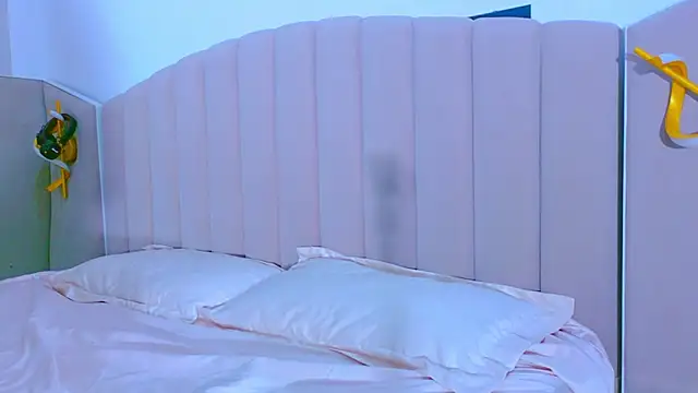 Aashika-Kaur online show from January 14, 2026, 4:27 am