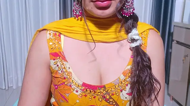 Aashika-Kaur online show from June 2, 2026, 4:56 am