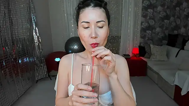 KarinaSweeety online show from February 12, 2026, 1:00 pm