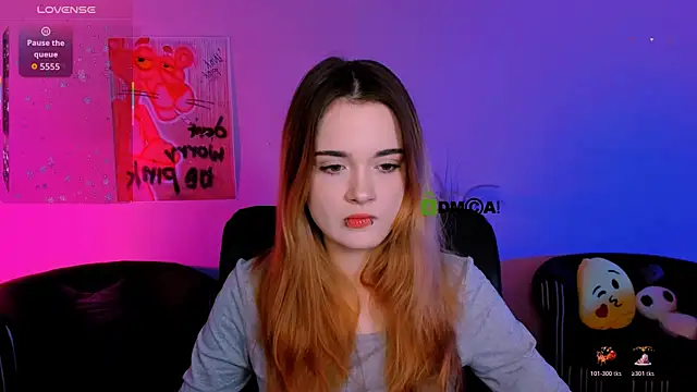 liana kisses online show from December 19, 2025, 7:49 pm