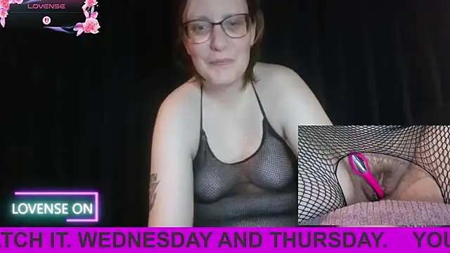 Snapshot of PernillaGirl chatting on September 24, 2025, 6:03 pm PernillaGirl online show from September 24, 2025, 6:03 pm