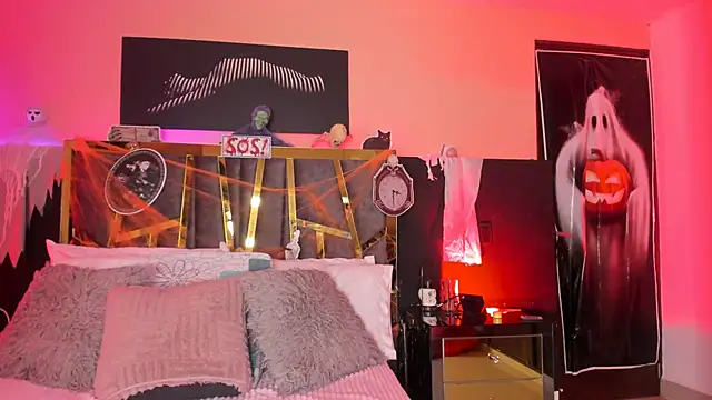 Snapshot of ChloeConnorr chatting on October 31, 2025, 4:20 am ChloeConnorr online show from October 31, 2025, 4:20 am