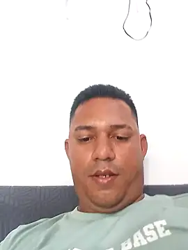 carlitoxxx6969 online show from September 17, 2025, 4:42 pm