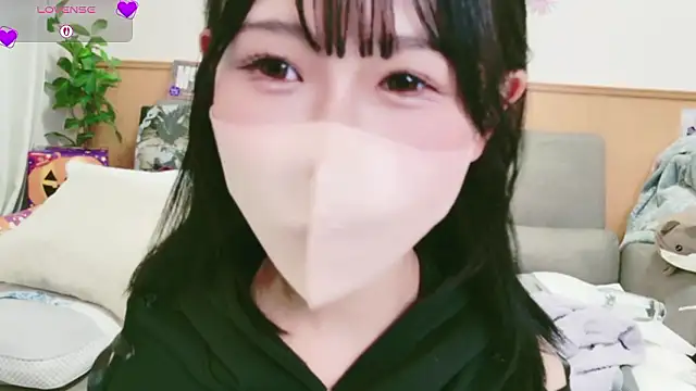 Conatsu online show from October 25, 2025, 6:01 am