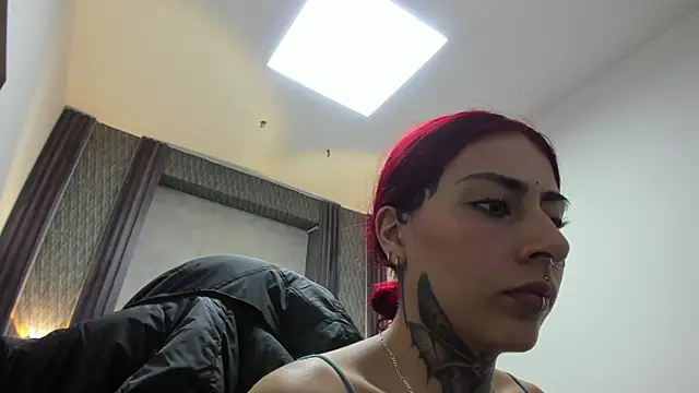Snapshot of selene_red_ chatting on June 29, 2026, 2:40 am selene red online show from June 29, 2026, 2:40 am