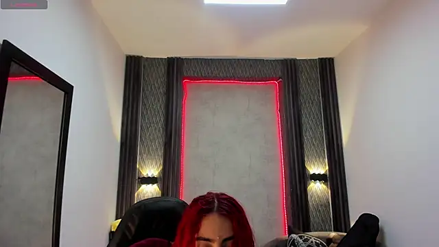 Snapshot of selene_red_ chatting on March 21, 2025, 12:39 pm selene red online show from March 21, 2025, 12:39 pm