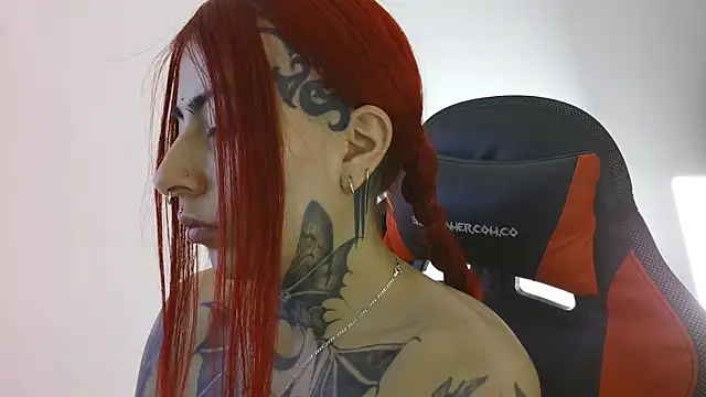 Snapshot of selene_red_ chatting on July 6, 2026, 3:03 pm selene red online show from July 6, 2026, 3:03 pm