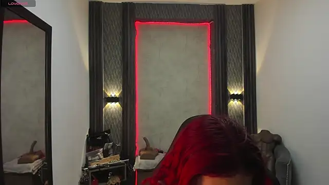 Snapshot of selene_red_ chatting on February 21, 2025, 12:49 pm selene red online show from February 21, 2025, 12:49 pm