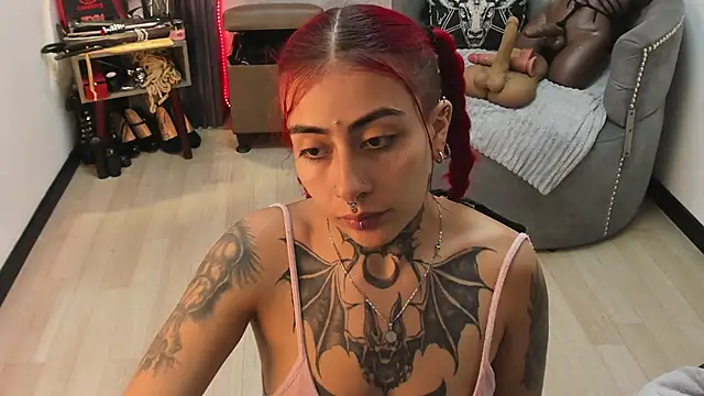 Snapshot of selene_red_ chatting on March 14, 2025, 4:19 pm selene red online show from March 14, 2025, 4:19 pm