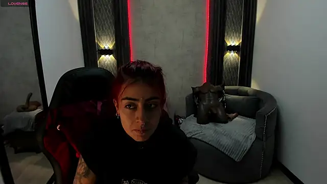Snapshot of selene_red_ chatting on March 11, 2025, 12:39 pm selene red online show from March 11, 2025, 12:39 pm