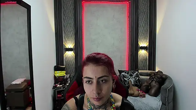 Snapshot of selene_red_ chatting on March 18, 2025, 1:44 pm selene red online show from March 18, 2025, 1:44 pm