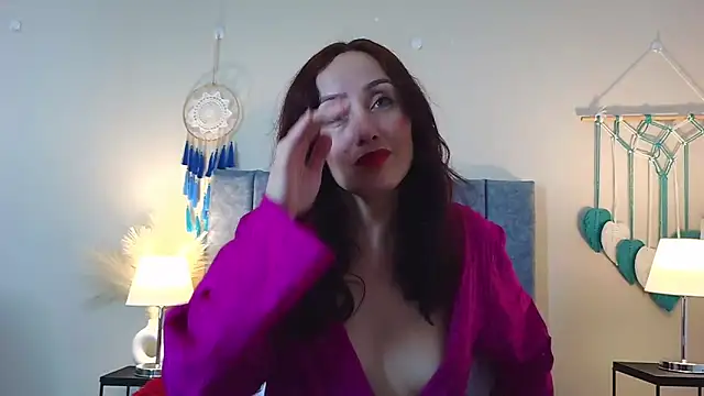 IberianMoonMK online show from February 5, 2026, 5:53 pm