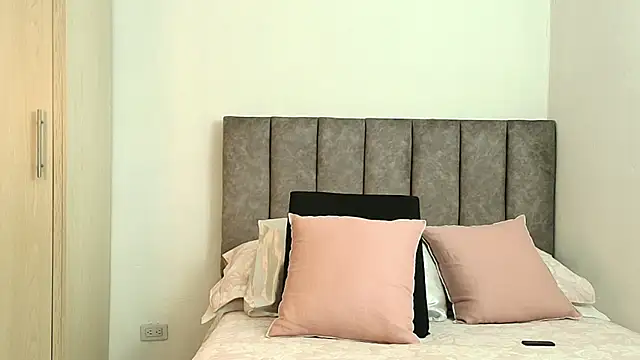 Snapshot of karina_lewis_ chatting on February 7, 2026, 3:25 am karina lewis online show from February 7, 2026, 3:25 am