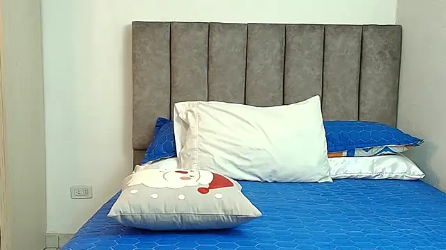 Snapshot of karina_lewis_ chatting on December 16, 2025, 4:06 am karina lewis online show from December 16, 2025, 4:06 am