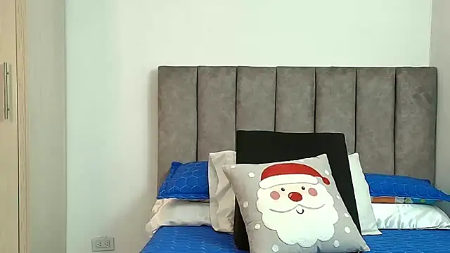 Snapshot of karina_lewis_ chatting on December 15, 2025, 4:18 am karina lewis online show from December 15, 2025, 4:18 am