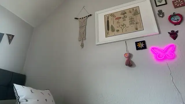 Littlelolo60 online show from April 25, 2026, 9:45 am