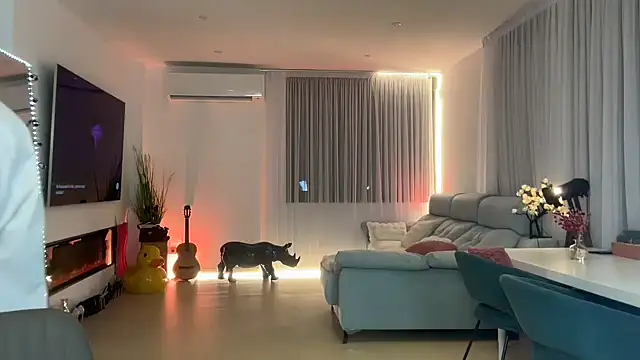 Mika Miller online show from January 13, 2026, 12:25 am