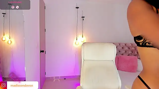 madisson davon online show from October 1, 2025, 12:09 pm