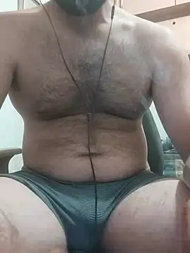 skrigul12 online show from April 17, 2026, 7:28 pm