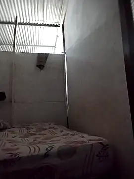 Snapshot of Andreita_95 chatting on March 21, 2026, 11:03 am Andreita 95 online show from March 21, 2026, 11:03 am