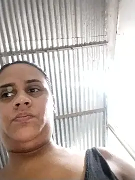 Snapshot of Andreita_95 chatting on March 6, 2026, 11:44 pm Andreita 95 online show from March 6, 2026, 11:44 pm