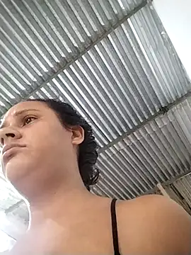 Snapshot of Andreita_95 chatting on April 4, 2026, 1:28 pm Andreita 95 online show from April 4, 2026, 1:28 pm